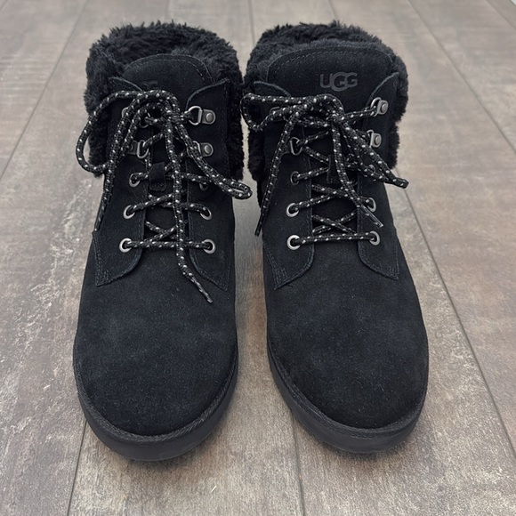 NWOT UGG Romely Heritage Lace-up Suede Boot, size 10 - Picture 3 of 12